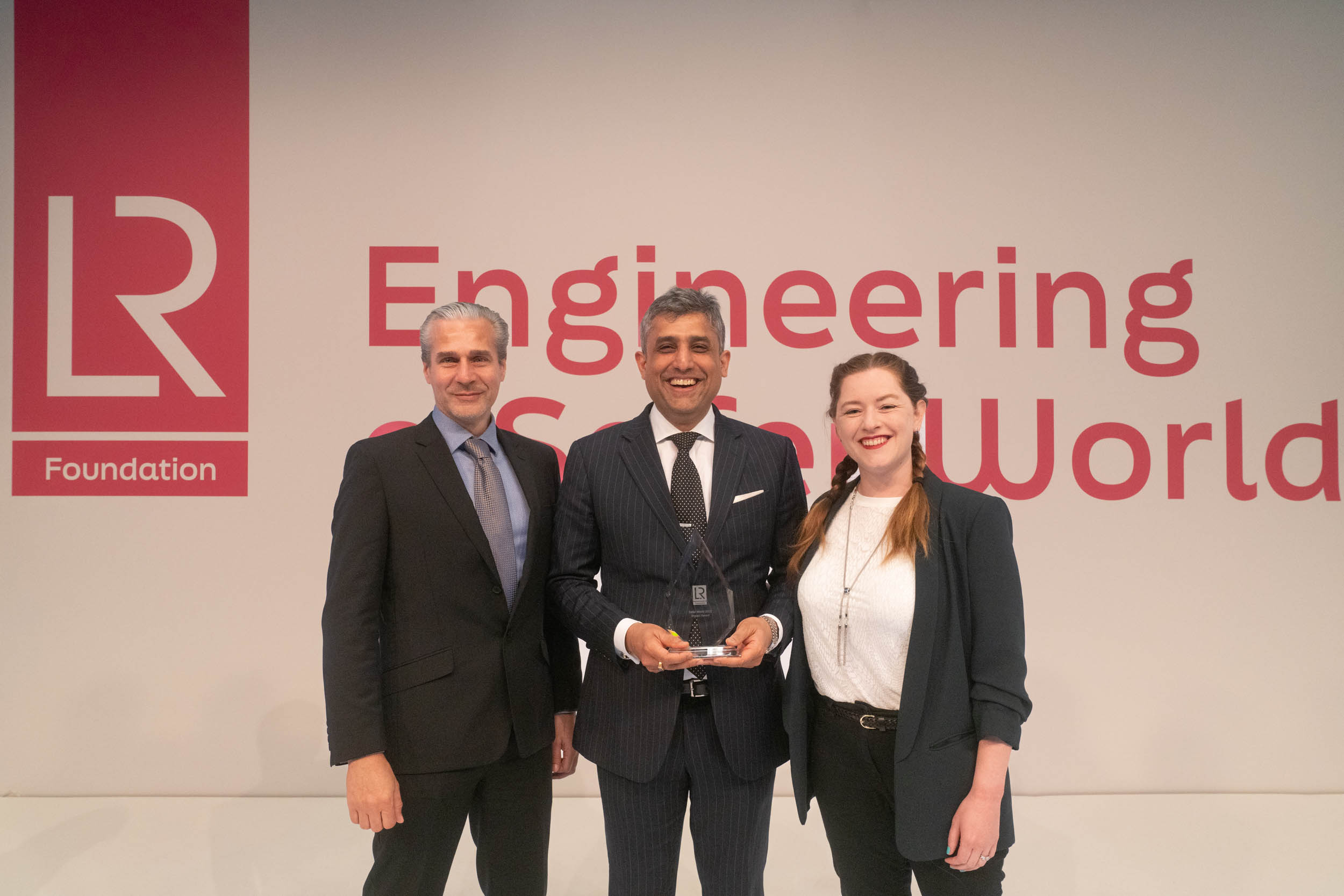 Manit Chandler receives award