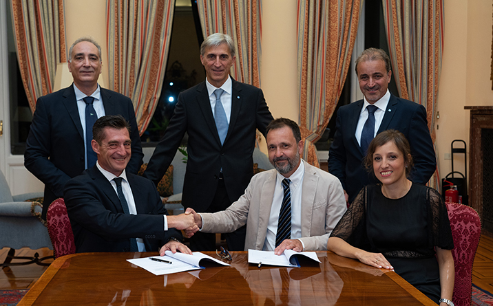  LR signed a Marine Management System (MMS) contract with Sea World Management 
