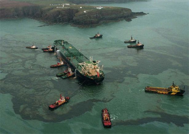 In 1993, following a piloting error the SEA EMPRESS grounded off Milford Haven in Wales. Due to badly deteriorating sea conditions there was massive oil spill. SERS gave support and were commended by UK MCA.