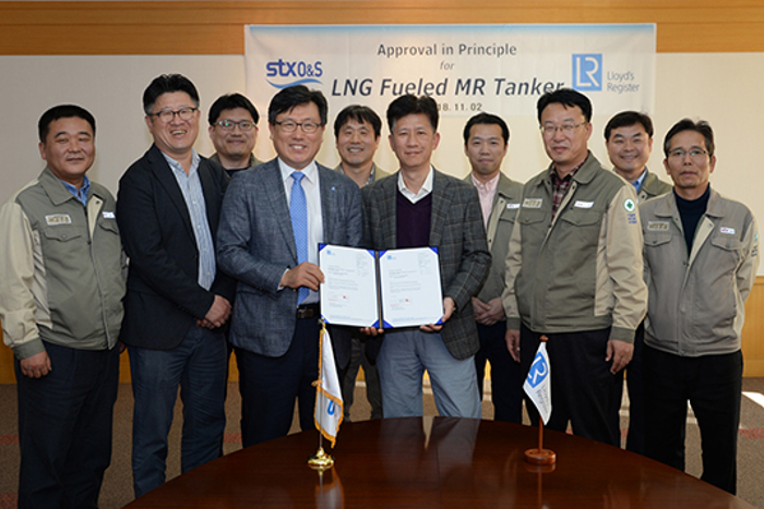 STX team receives Approval in Principle from LR for their LNG-fuelled 50k dwt MR tanker.