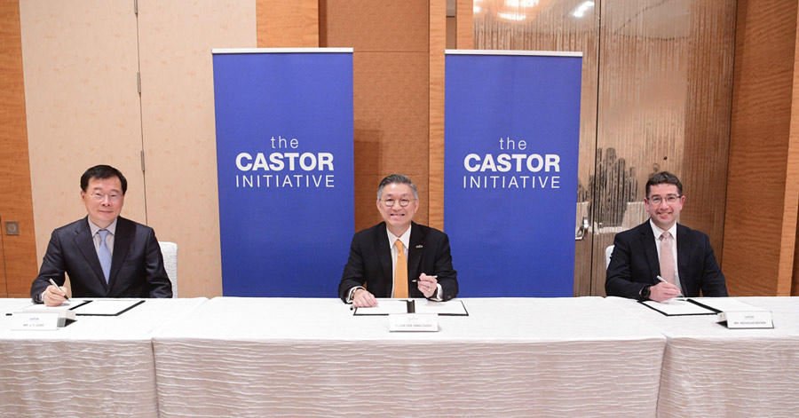 Left to right: SHI President and CEO J. T. Jung, MISC President and Group CEO, Datuk Yee Yang Chien, Lloyd's Register Group CEO Nick Brown.