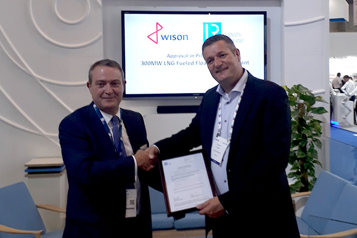 David Barrow, LR Commercial Director – Marine & Offshore presents the AiP to Maarten Spilker, Wison Solutions Director at Gastech.