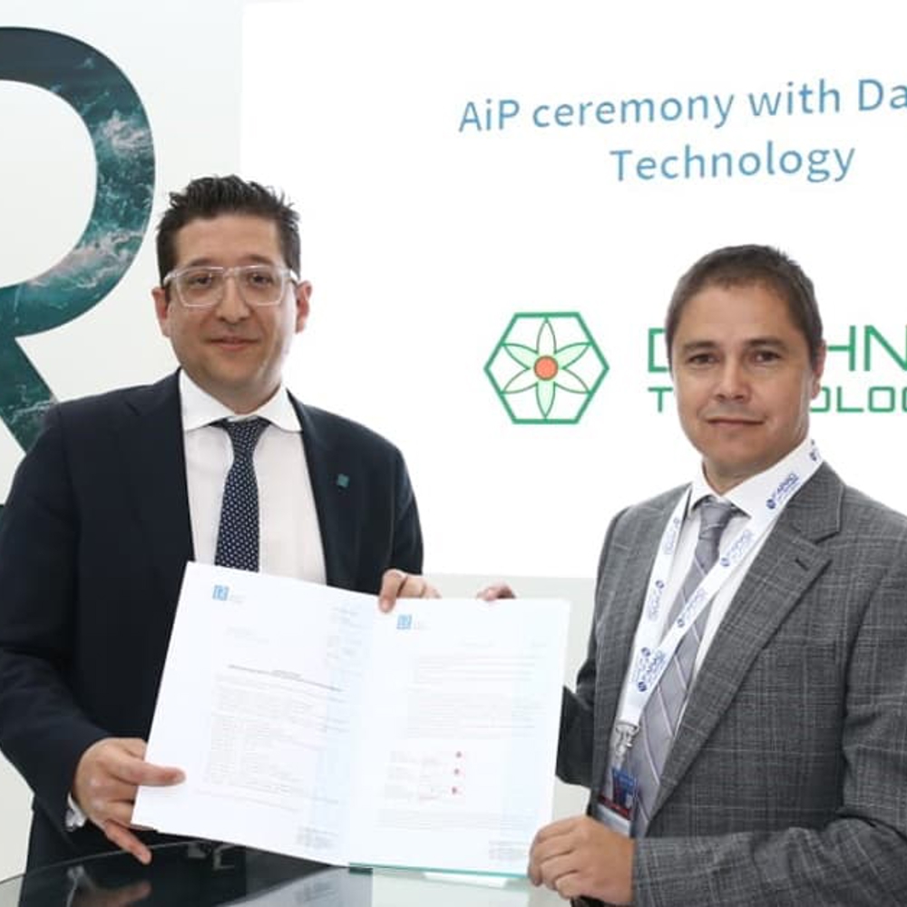 LR's Global Gas Segment Director, Panos Mitrou and Daphne Technology's CEO Dr. Mario Michan