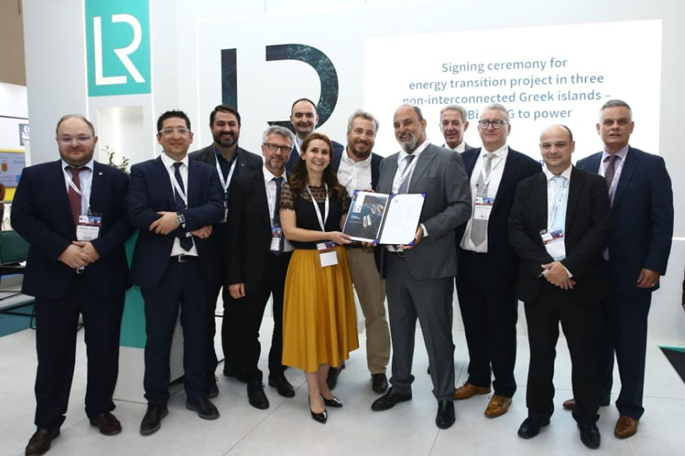 The Pre-FEED/AIP was signed on the 9th of June at 13:00 in a ceremony at LR’s Posidonia 2022 stand in Athens, Greece by Konstantinos Mitropoulos and Mark Graham from Blue Sea Power and Nikolaos Tsatsaros, Sean Van der Post, Panos Mitrou, Loukas Goulas and Anna Apostolopoulou from Lloyd’s Register. Other distinguished guests and project partners also joined and celebrated this milestone all together.