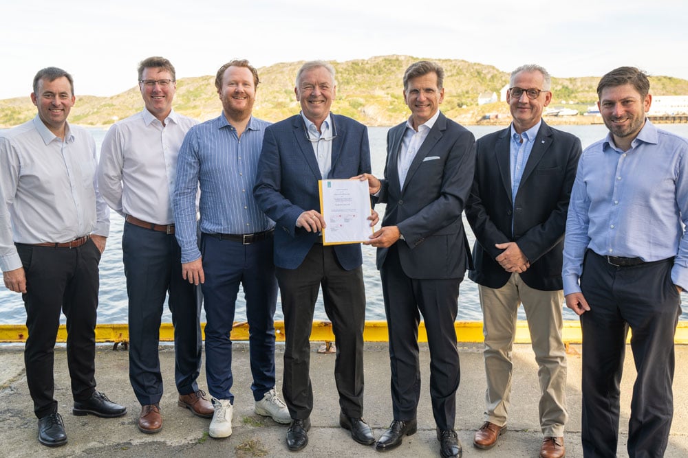 From left: Ole Petter Øren (Torghatten Nord), Eirik Olsen (Torghatten Nord), Gjermund Johannessen (Norwegian Ship Design), Torkild Torkildsen (Torghatten Nord), Markus Büsig (LR), Peter Van de Graaf (LR), Michael North (LR)